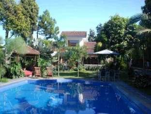 Five Cloves Pool Villa Lembang Exterior foto